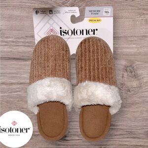 Women's-Isotoner innovating comfort sippers. Size Medium(71/2-8)